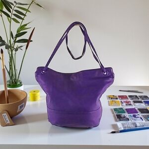 VINTAGE ETRA BRILLIANT EGGPLANT LEATHER BUCKET CROSSBODY BAG EUC